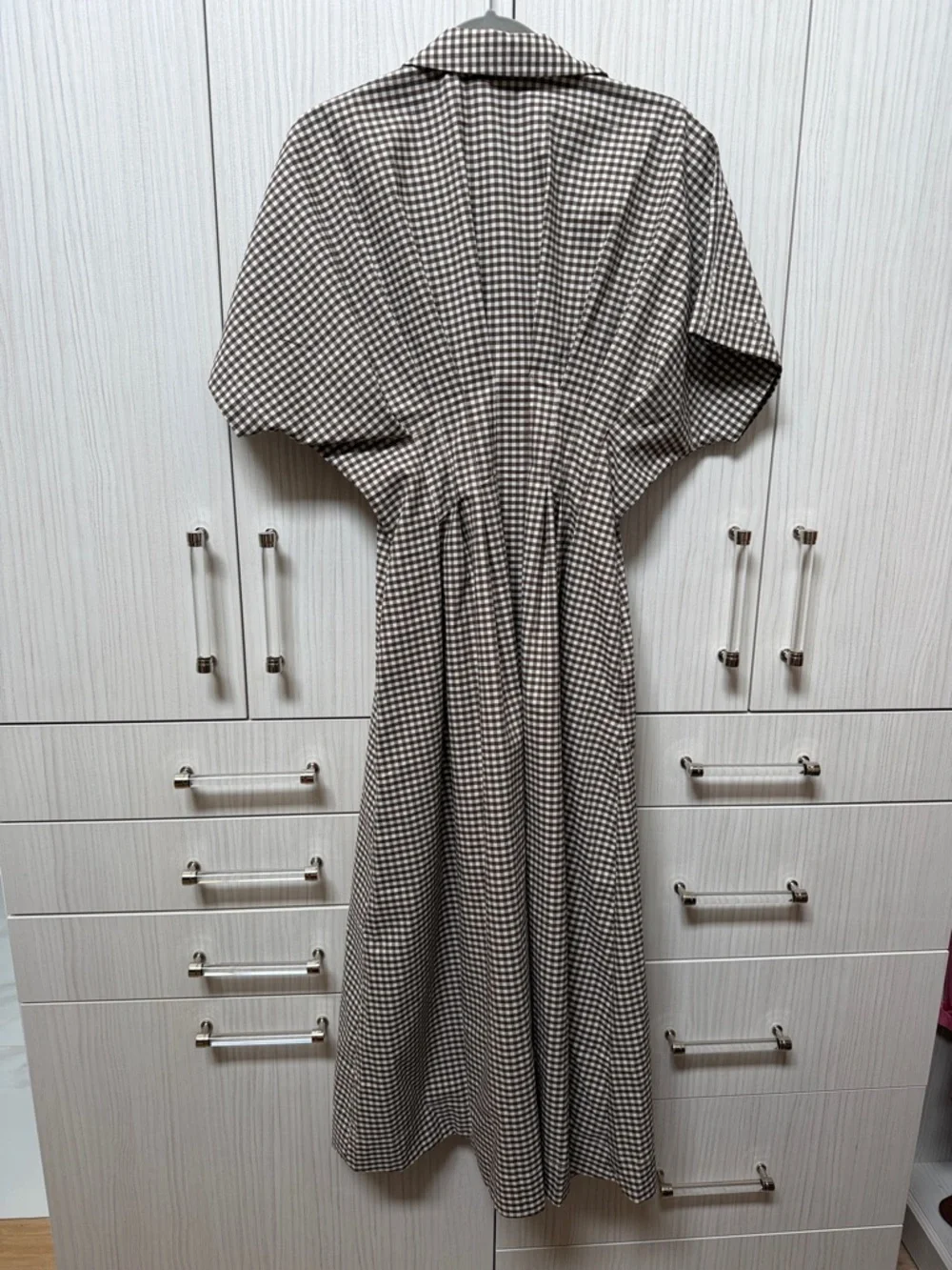 Anthropologie: Button-Front Gingham Midi Dress in Brown and White - Picture 5 of 5